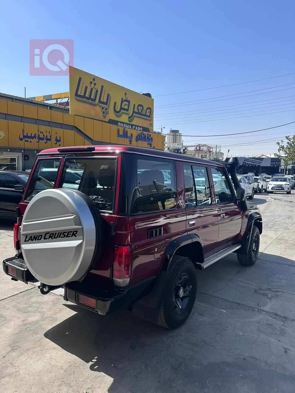 Toyota Land Cruiser 76